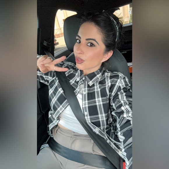 Tommy Hilfiger Button up Shirt - Picture 2 of 4